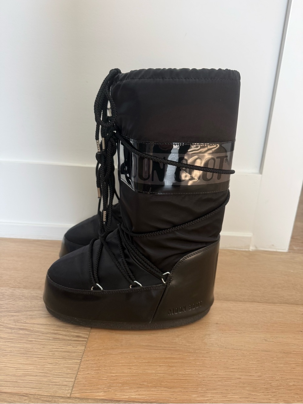 MOON BOOTS tall black Women's Black Winter Lace-Up snow Boots- size 7/8.5